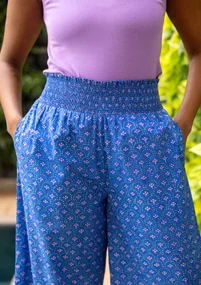 Vävd byxa "Neela" i ekologisk bomull - briljantblå