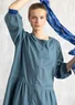 Vävd artistblus "Rut" i viskos/lin (veronagrön M)