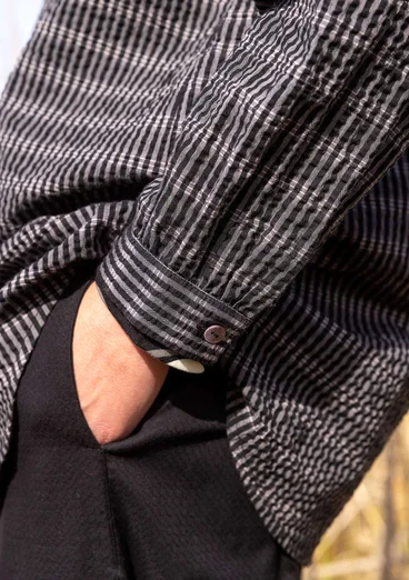 Vävd skjorta "Wavy" i ekologisk bomull - svart