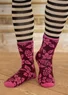 Blommiga sockor "Idun" (aubergine L/XL)