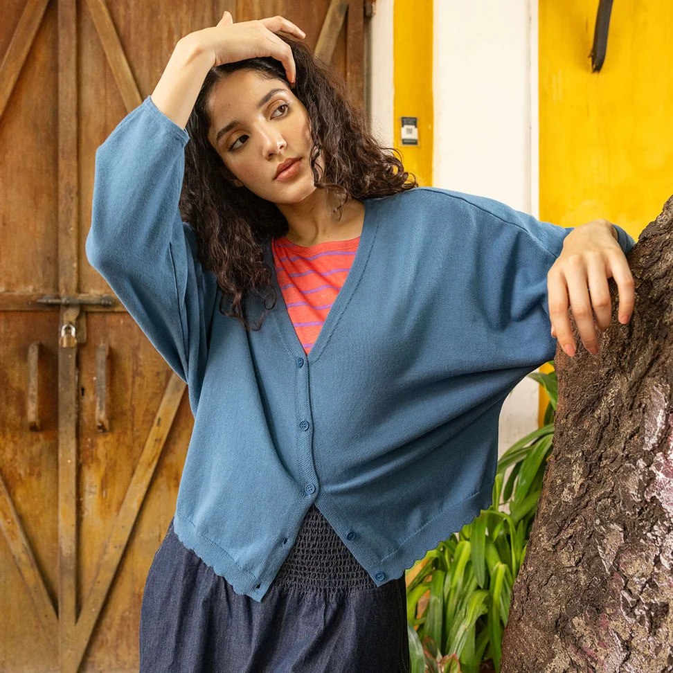 Kofta "Pauline" i ekologisk/återvunnen bomull - indigo