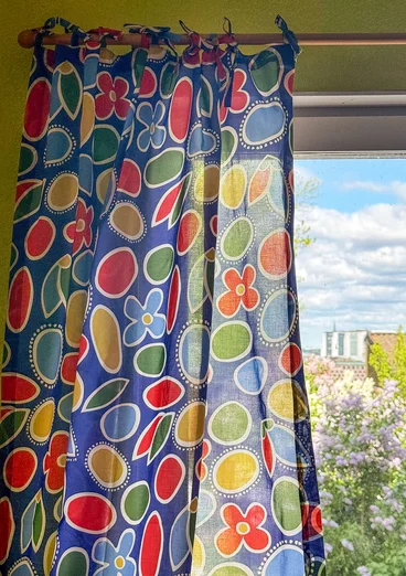 Kort gardinlängd "Sol" i ekologisk bomull - koboltblå