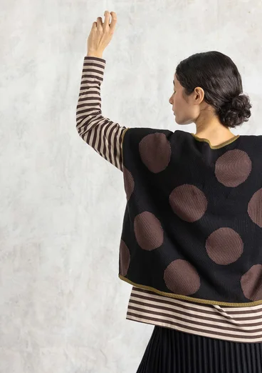 Stickad väst "Rut" i ekologisk/återvunnen bomull - svart/prick