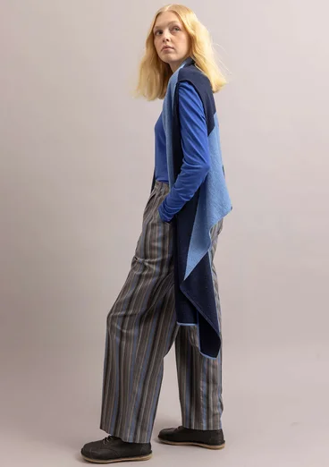 Stickad väst "Ray" i lammullsmix - midnattsblå/förgätmigej