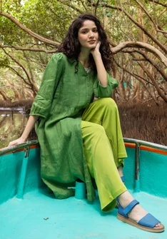 Vävd klänning i lin - koriander