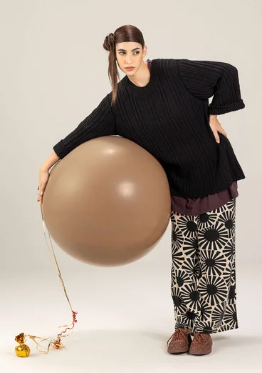 Enfärgad tröja "Midori" i ekologisk bomull - svart