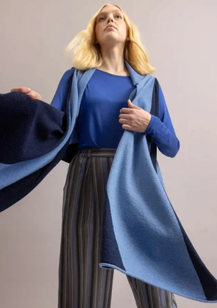 Stickad väst "Ray" i lammullsmix - midnattsblå/förgätmigej