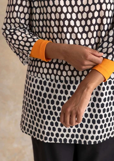 Vävd tunika ”Vendela” i ekologisk bomull - svart/mönstrad