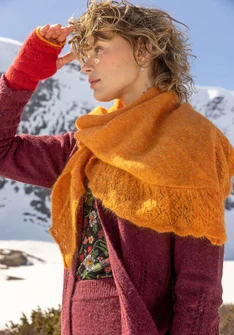 Stickad sjal "Forgetmenot" i alpackamix - klementin