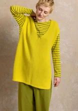 Stickad väst i ekologisk/återvunnen bomull - dijon