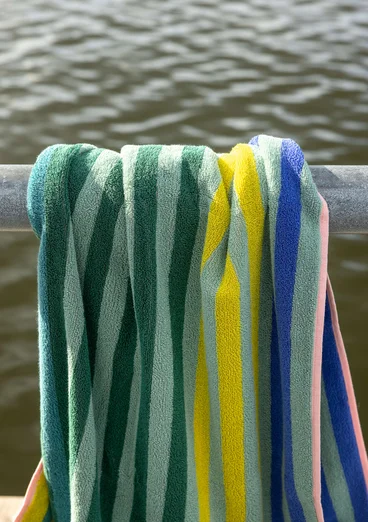 Duschhandduk "Sunset" i ekologisk bomull - grönt havsglas