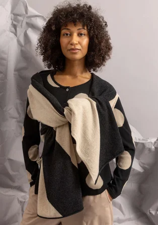 Stickad väst "Ray" i lammullsmix - svart/ljus sand