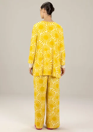 Mönstrad topp "Taiyoko" i lyocell/elastan - gullregn