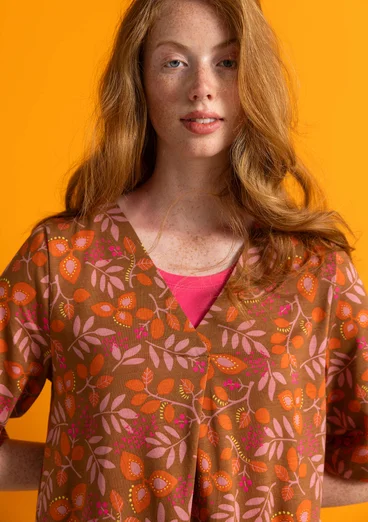 Trikåklänning ” Ophelia” i ekologisk bomull/modal - ekollon/mönstrad