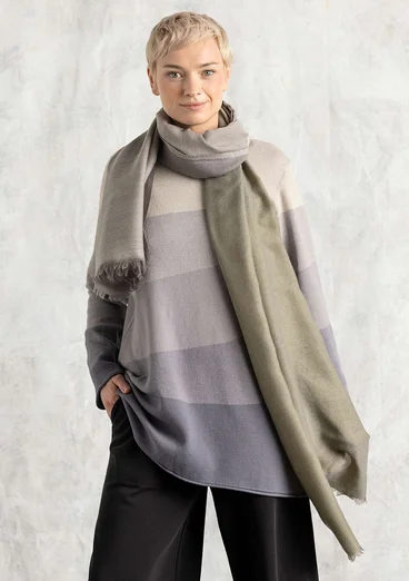 Satängvävd sjal i ull - grå