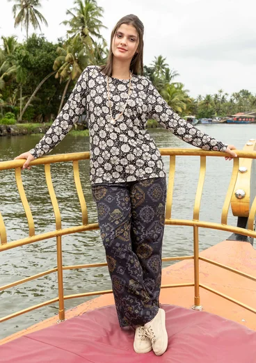 Blommig topp "Cress"  i lyocell/elastan - svart