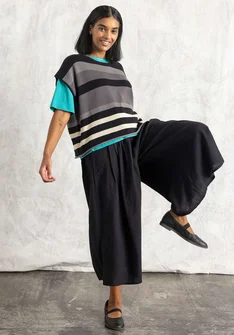 Stickad väst "Rut" i ekologisk/återvunnen bomull - askgrå/rand