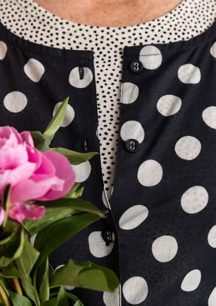 Vävd klänning ”Tindra” i ekologisk bomull - svart/mönstrad