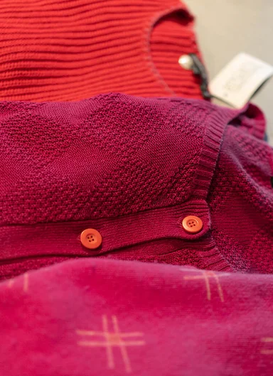 Stickade kläder från Gudrun Sjödén. 