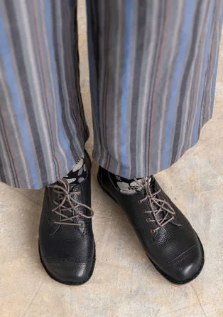 Knytsko i nappa - svart