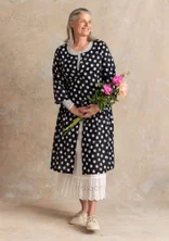 Vävd klänning ”Tindra” i ekologisk bomull - svart/mönstrad