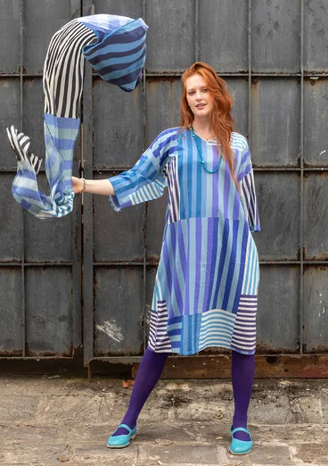 Färgglad randig klänning "Cherai" i ekologisk bomull - havsblå