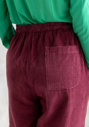 Manchesterbyxa "Rime" i ekologisk bomull - vinröd