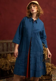 Broderad vävd klänning "Fields" i ekologisk bomull - mörk indigo