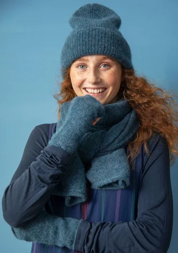 Stickad halsduk i alpackamix - indigogrön/melange