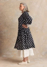 Vävd klänning ”Tindra” i ekologisk bomull - svart/mönstrad