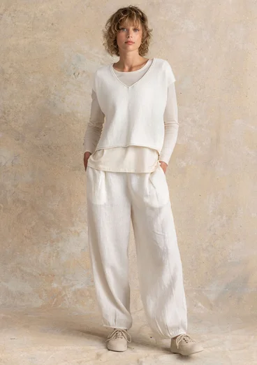 Stickad väst i ekologisk/återvunnen bomull - ofärgad