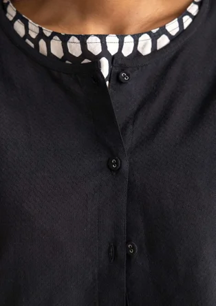 Vävd blus ”Vendela” i ekologisk bomull - svart