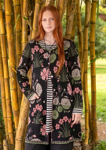 Blommig kofta "Täppa" i ekologisk bomull - svart