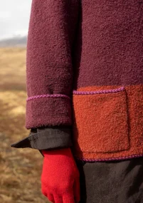 Stickad jacka "Sälen" i ullbouclé - aubergine