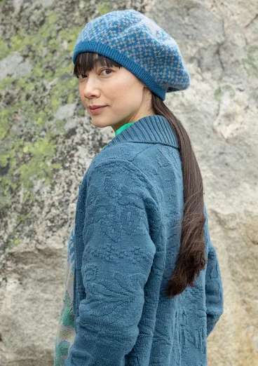 Stickad basker "Nova Scotia" i ull - indigofera