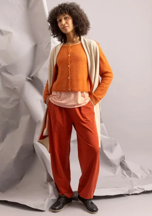 Stickad väst "Ray" i lammullsmix - bränd orange/ljus sand