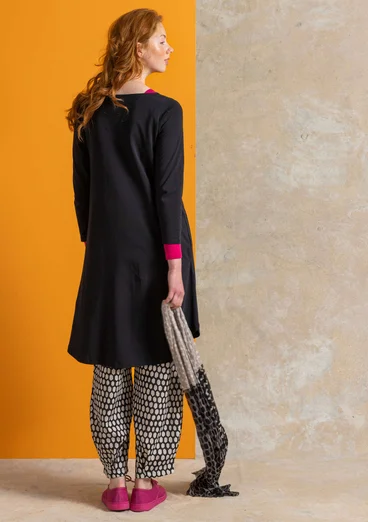 Trikåklänning ”Theia” i ekologisk bomull/elastan - svart