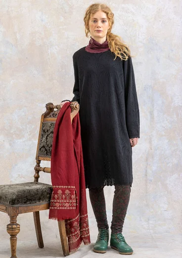 Stickad klänning "Alma" i ekologisk/återvunnen bomull - svart