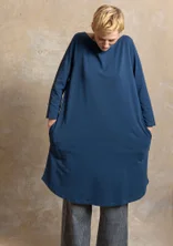 Trikåklänning ”Theia” i ekologisk bomull/elastan - stillahavsblå