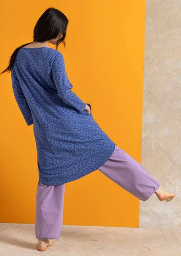 Trikåklänning ”Theia” i ekologisk bomull/elastan - gammelblå/mönstrad