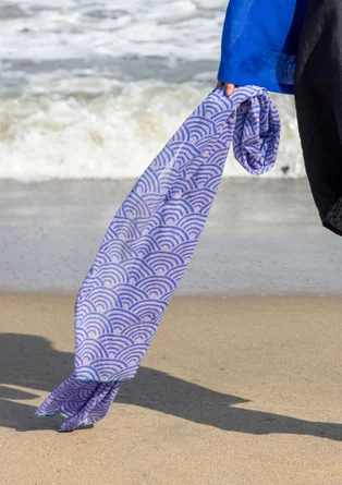 Sjal "Bow" i ekologisk bomull - kleinblå