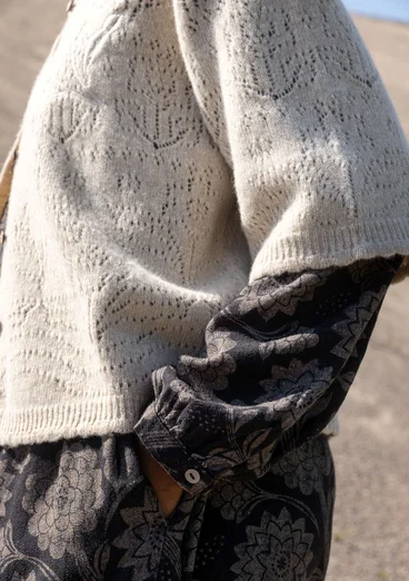 Kofta "Shadow" i lammullsmix - ljus sand