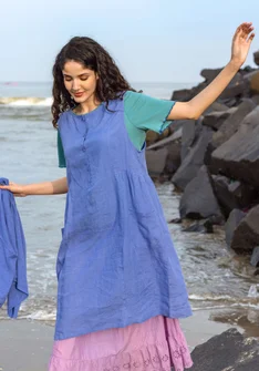 Vävd ärmlös klänning i lin - blå lotus