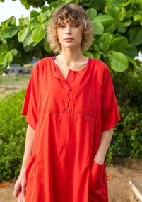 Vävd klänning "Reflexions" i ekologisk bomull - klarröd