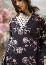 Vävd klänning ”Rose hip” i ekologisk bomull - svart