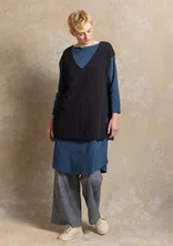 Stickad väst i ekologisk/återvunnen bomull - svart