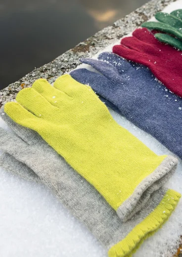 Fingervante i ull - limegrön