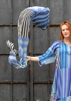 Randig färgglad sjal "Cherai" i ekologisk bomull - havsblå