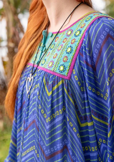 Mönstrad vävd klänning "Saloni" i viskos - kleinblå