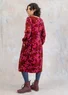 Velourklänning "Cornus" i ekologisk bomull/återvunnen polyester (rödbeta L)